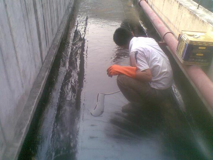 【石岩伸缩缝防水补漏 伸缩缝防水堵漏】价格.jpg